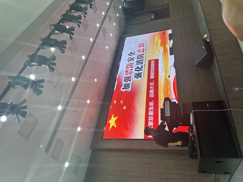 5d76cfd5b7d31d40757c70bfee985ca5.jpg